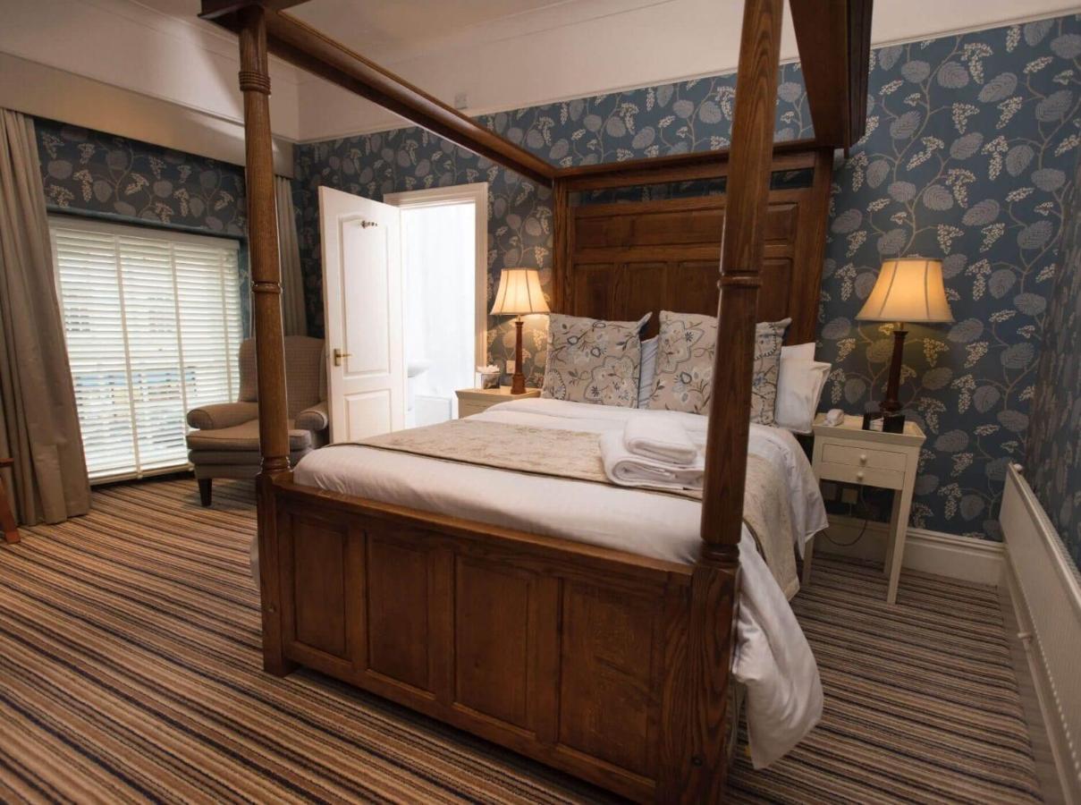 The Bear, Cowbridge Hotell Eksteriør bilde