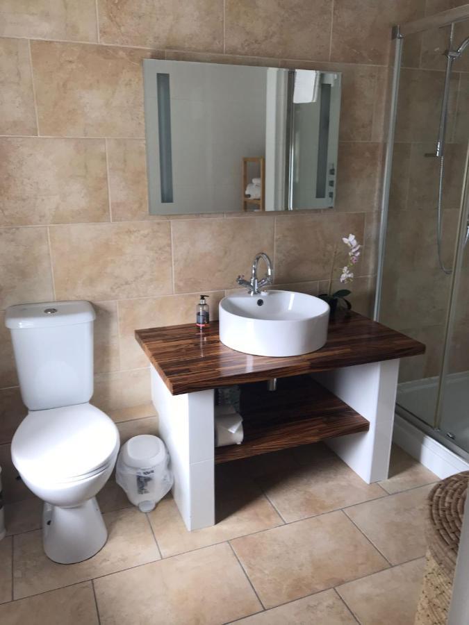 The Bear, Cowbridge Hotell Eksteriør bilde