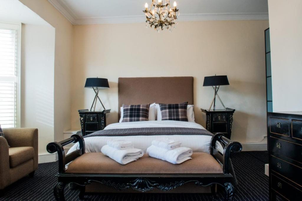 The Bear, Cowbridge Hotell Eksteriør bilde