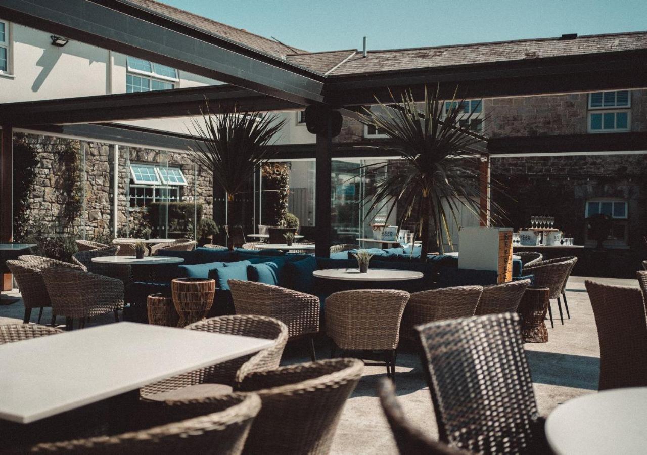 The Bear, Cowbridge Hotell Eksteriør bilde