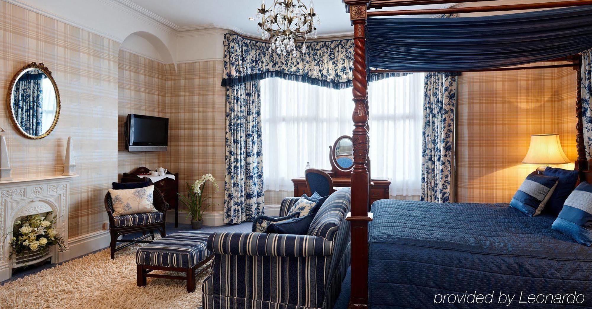 The Bear, Cowbridge Hotell Eksteriør bilde