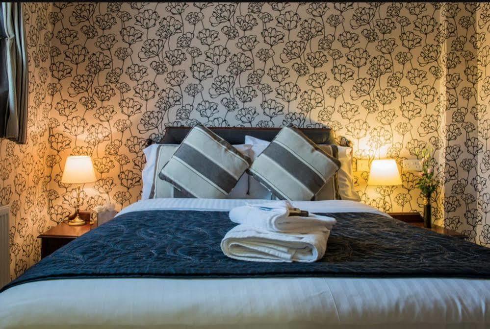 The Bear, Cowbridge Hotell Eksteriør bilde
