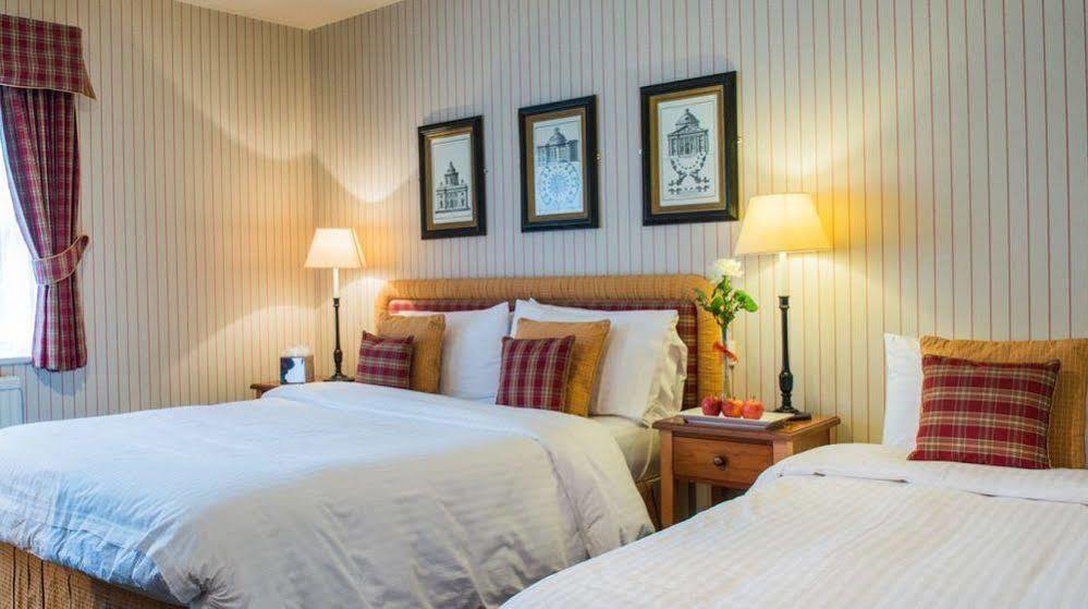 The Bear, Cowbridge Hotell Eksteriør bilde