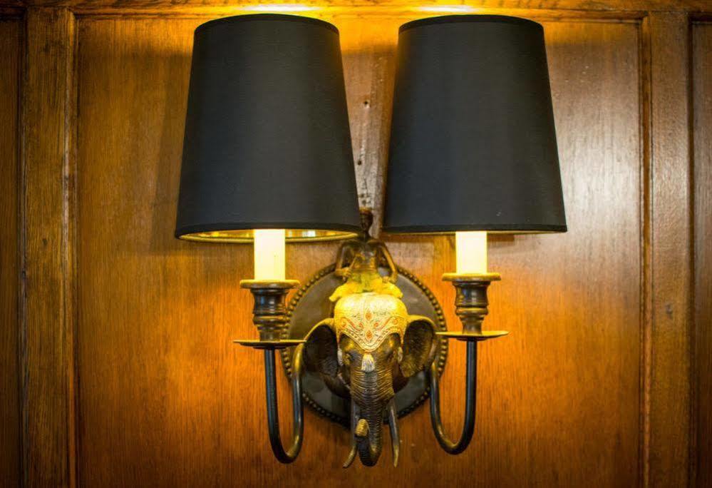 The Bear, Cowbridge Hotell Eksteriør bilde